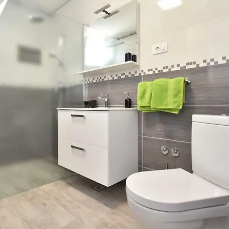 Apartmani Iva&Ante Dugi Rat Exterior photo